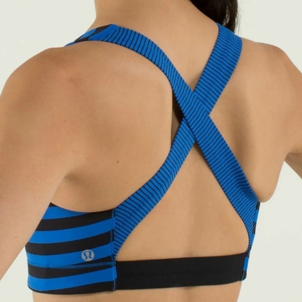 Lululemon sz 8 Run In A Flash Sports Bra Apex Mini Hyper Stripe Blue Yoga WL41